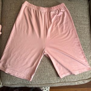 95% Polyester 5% Spandex